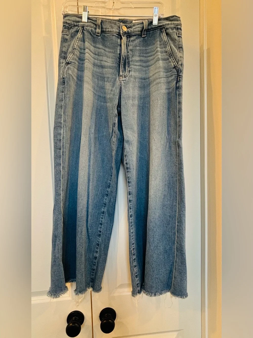 Ag Adriano Goldschmied Light Blue Wide-Leg Crop Jeans - Picture 8 of 9